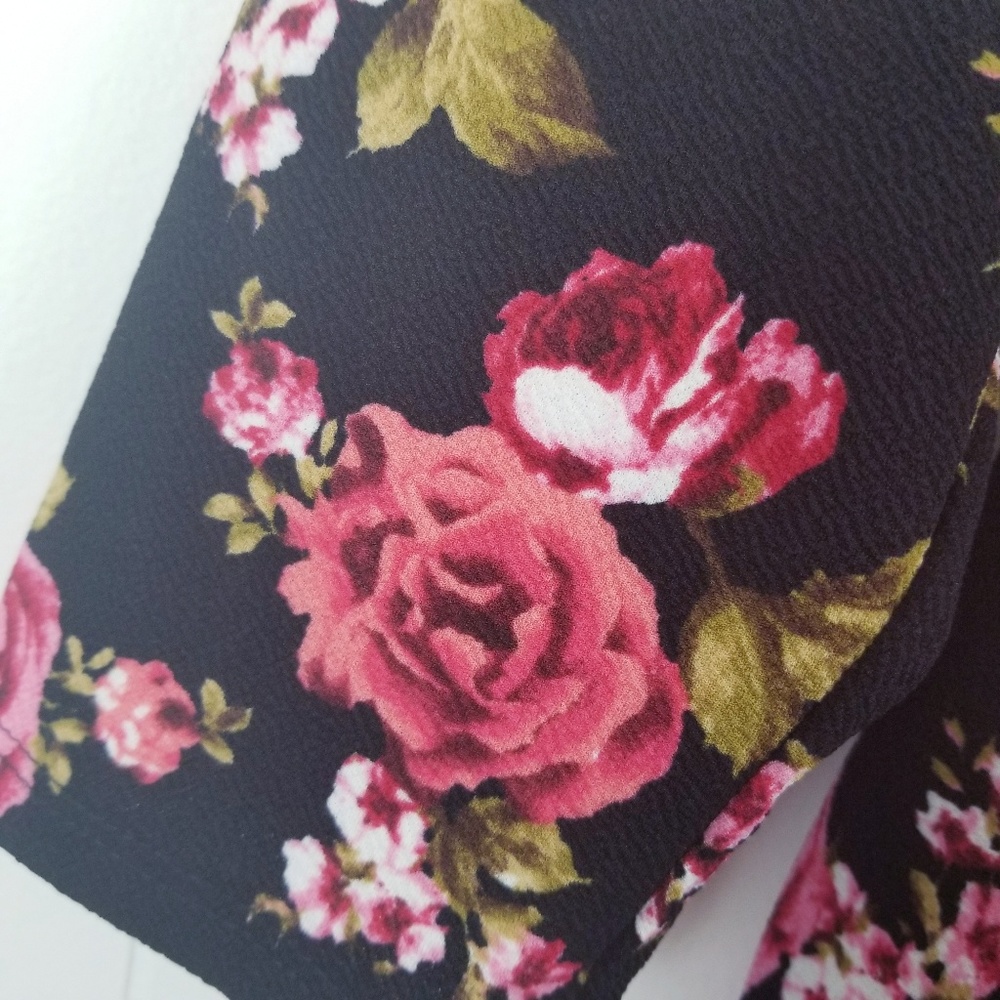 Floral Off The Shoulders Bodycon Dress - Picture 4 of 5
